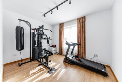 Casă individuală cu 7 camere cu Canalizare în Girocului - 15