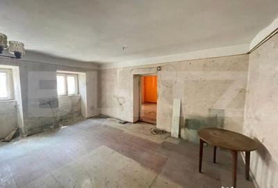 Apartament cu 3 camere semidecomandat în George Enescu