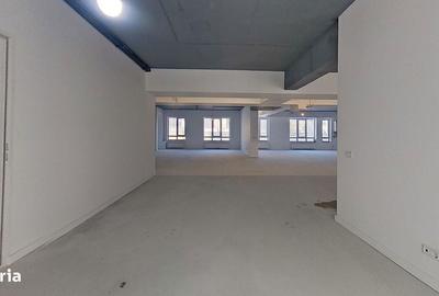 Spațiu comercial, de 187 mp, în Central - 3