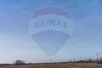 Teren de 7469 mp, în Central - 1