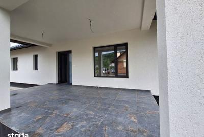 Casă cu 4 camere cu Teren 400 Mp în Hemeiuș - 9