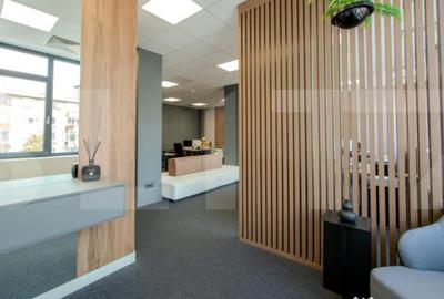 Spațiu comercial, de 130 mp, în P-ța Victoriei - 1