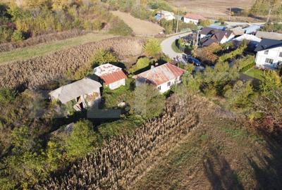 Casă cu 2 camere cu Teren 1000 Mp în Valea - 10