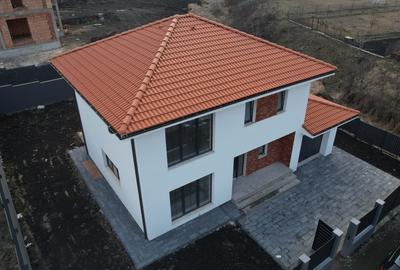 Casă individuală cu 4 camere cu Canalizare în Chinteni - 10