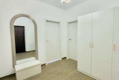 Apartament cu 3 camere decomandat în Tractorul - 2