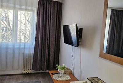 Garsonieră decomandată în Tractorul