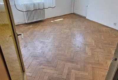 Vand apartament 4 cam cf 1 etajul 1 zona Micro 4 Vand apartament 4 cam cf 1 etajul 1 zona Micro 4 - 6