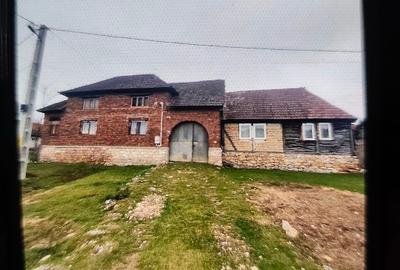 Casa cu teren 1900mp Izbuc - 5