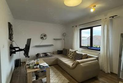 Apartament cu 3 camere decomandat în Ghiroda