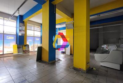 Spațiu comercial, de 200 mp, în Astra