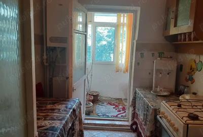 Apartament cu 3 camere decomandat în Barieră - 9