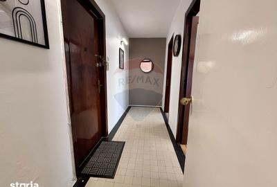 Apartament cu 4 camere decomandat în P-ța Victoriei - 10