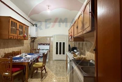 Casă cu 2 camere decomandat cu Teren 102 Mp în Ultracentral - 9