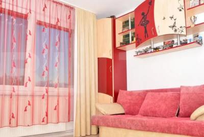 Apartament cu 4 camere decomandat în Tractorul - 6