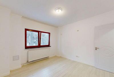Apartament cu 3 camere semidecomandat în Teiul Doamnei - 9