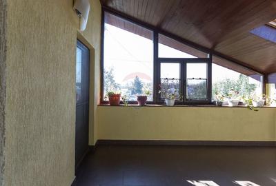 Casă cu 7 camere cu Teren 1617 Mp în Central - 39