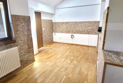 De vanzare apartament cu 3 camere foarte spatios!