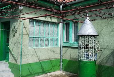 Casă cu Teren 376 Mp în Central - 2