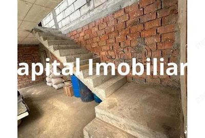 Casă cu 6 camere cu Teren 2000 Mp în Căldărușeanca - 2