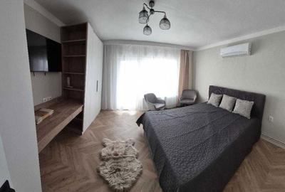 Apartament cu 2 camere decomandat în 1848 - 1