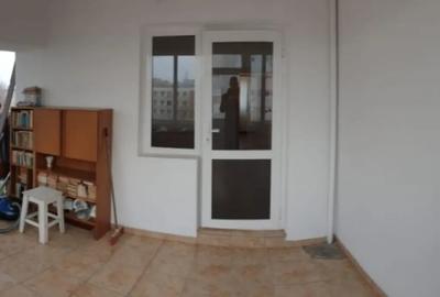 Apartament cu 4 camere decomandat în Călărași