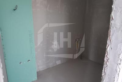 Apartament cu 4 camere semidecomandat în Între Lacuri - 4