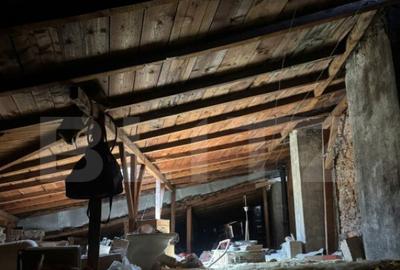 Casa de vanzare, cu 2 camere, 42 mp, zona 13 Septembrie - 21