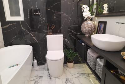 Apartament deosebit în centru – grădină proprie, terasă, intimitate - 12