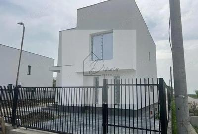 Casă cu 5 camere cu Teren 419 Mp în Corbeanca