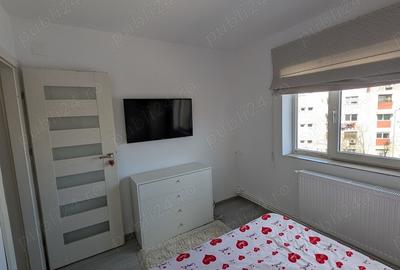 Particular Inchiriez apartament doua camere zona CET vis a vis de benzinaria Star 2000 - 2