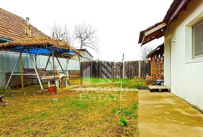 Casă cu 4 camere cu Teren 996 Mp în Dudeștii Noi - 2