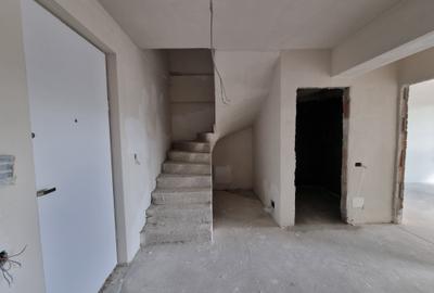 De Vanzare: Apartament cu 4 camere pe 2 nivele - 9