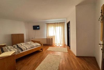 Spațiu comercial, de 350 mp, în Central - 3