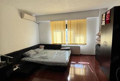 Garsoniera decomandata zona City Park Tomis 3 - 4