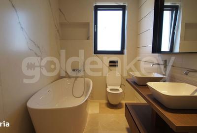 Casă cu 6 camere cu Garaj în Central - 12