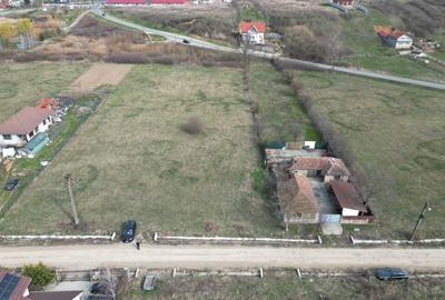 Teren de 1776 mp, în Alparea - 8