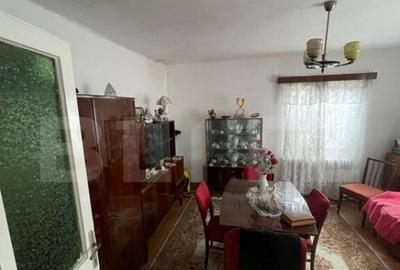 Casa de vanzare cu 4 camere, 120 mp, zona 14 Mai - 9