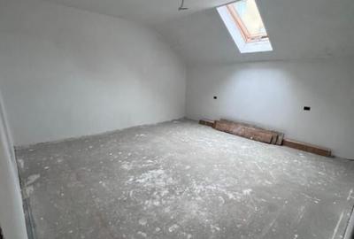 Casă cu 7 camere cu Teren 150 Mp în Rădăuți - 3