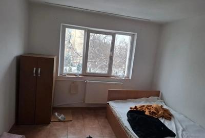 Garsonieră decomandată în Nicolina