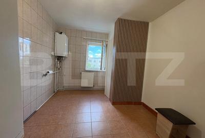 Apartament de vanzare, cu 3 camere decomandate in zona Manastur - 2