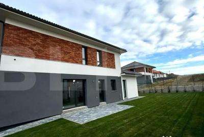 Casă cu 4 camere cu Teren 431 Mp în Someșeni - 1