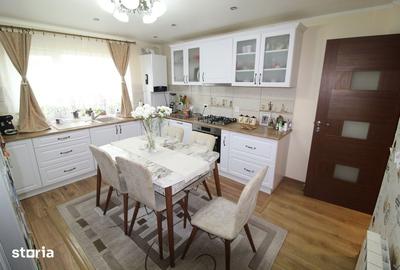 Casă cu 5 camere cu Teren 1413 Mp în Central - 3