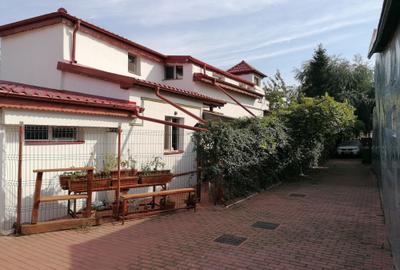 Casă cu 4 camere cu Teren 253 Mp în Central - 2