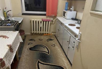 Apartament trei camere , zona Cartier Sud , 55 mp , curat - 3