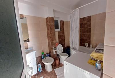 CASA CU 4 CAMERE , BECI SI GARAJ , 825MP TEREN , VOINESTI - 21