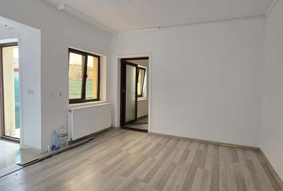 Casă cu 5 camere cu Canalizare în CET - 16