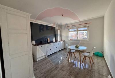 Apartament cu 3 camere decomandat, mobilat în Șelimbăr - 11