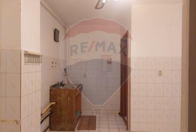 Apartament cu 3 camere de vanzare - 3
