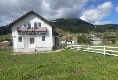 Casă cu 3 camere cu Teren 700 Mp în Central