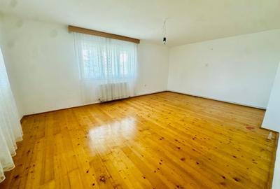 Casă individuală cu 5 camere cu Canalizare în Central - 11